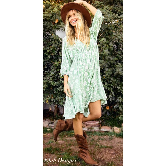 ❤️LAST 2 V Neck Floral Asymmetrical Hem 3/4 Sleeve Shirred Pleating Detail Dress - Picture 4 of 8